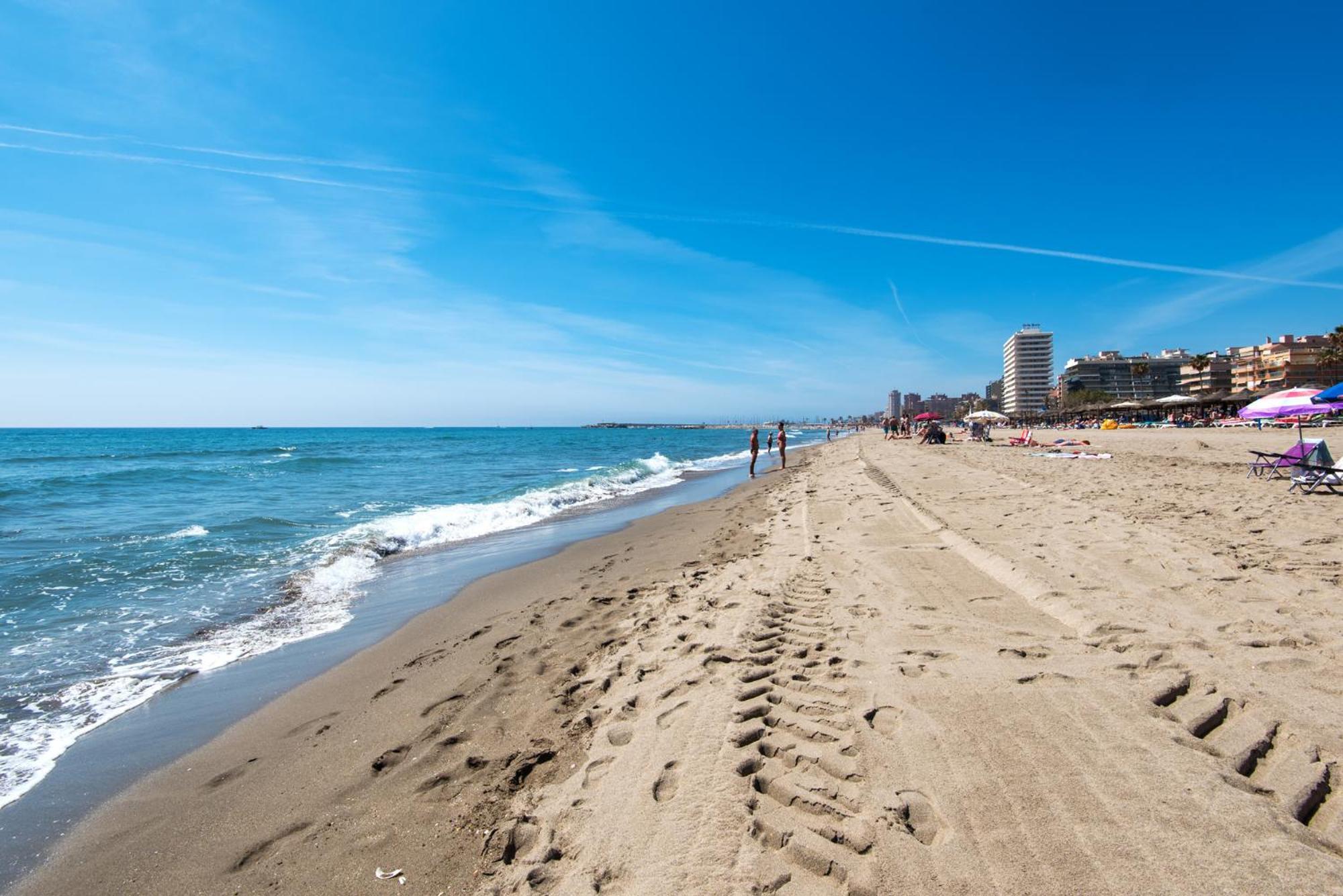 Appartement Boliches Center Next To The Beach, Parking, Pool & Terrace